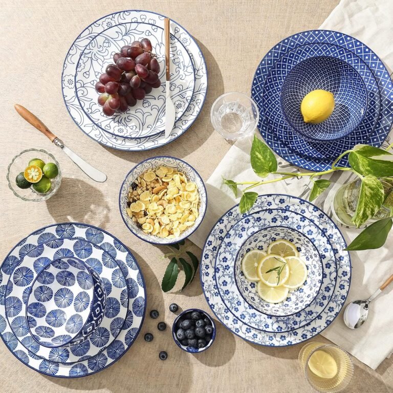 Vintage Blue Ceramic Dinnerware Set (12 pieces/4 servings)